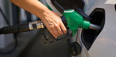 Rząd zamraża ceny paliw. Ulga tylko na papierze