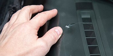 Uszkodzona szyba czołowa to nie wyrok