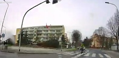 Rower vs pasy: Zasady gry na ulicach Wrześni [WIDEO]