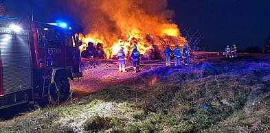 Pożar stogu w Sokolnikach. Czy to było podpalenie? [FOTO]