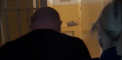 42-latek włamał się do mieszkania. Mężczyzna usłyszał siedem zarzutów