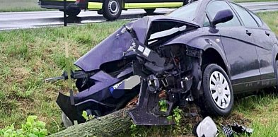Samochód wypadł z DK 92 w Gonicach [FOTO]