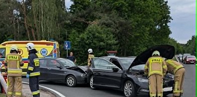 Stłuczka na skrzyżowaniu dróg w pobliżu Pyzdr