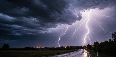 Idą burze drugiego stopnia. Możliwe silne opady, wiatr i grad