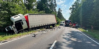 REGION: BMW zderzyło się z ciężarówką. Kierowca nie żyje