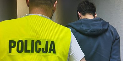 Trzech młodych mężczyzn z zarzutami-39101
