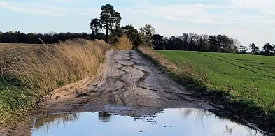 Droga powiatowa jak poligon. Opozycja interweniuje [FOTO]-39926
