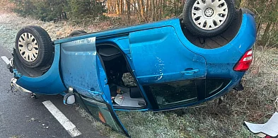 Kobieta w ciąży dachowała w Czeszewie [FOTO]-41115