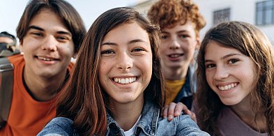 „Szponcić” / „szpont” – Młodzieżowym Słowem Roku 2025-41167