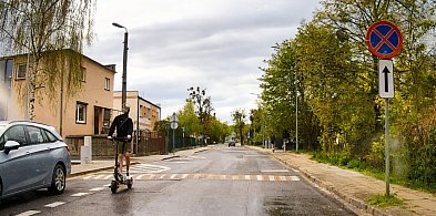Włos jeży się na głowie! Rowerzyści i hulajnogiści we Wrześni