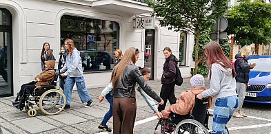 Razem na spacer. Wolontariusze wsparli mieszkańców DPS