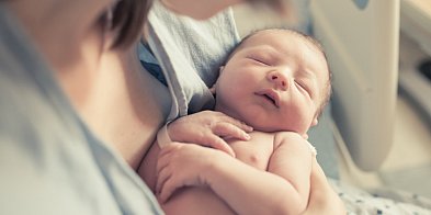 Mamo, tato – jestem! Zobaczcie, komu powiększyła się ro-38981