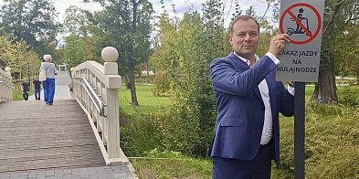 Zakaz jazdy na hulajnogach w parku Piłsudskiego-39006