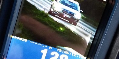 Jeden otrzymał 5000 zł mandatu, drugi 1500 zł-40440