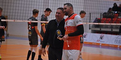 Krishome powoli podnosi się w tabeli-40638