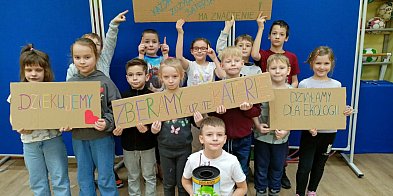 Dzieci ze Wszemborza zbierają zużyte baterie