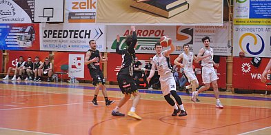 Słaby występ seniorów MKS Września