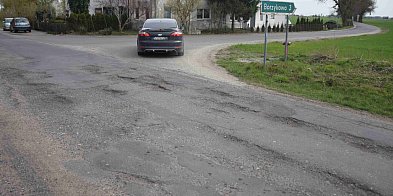 Koszmar w Gorazdowie. Ta droga to ser szwajcarski