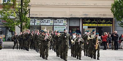 Przysięga żołnierzy 12 WBOT na rynku we Wrześni [WIDEO]