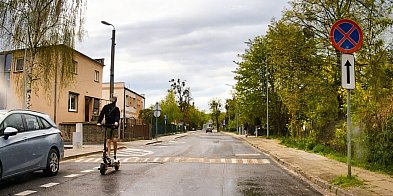 Włos jeży się na głowie! Rowerzyści i hulajnogiści