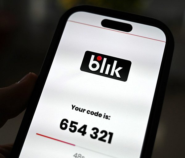 Codzienny przelew BLIK do znajomego? Skarbówka może to sprawdzać-40146