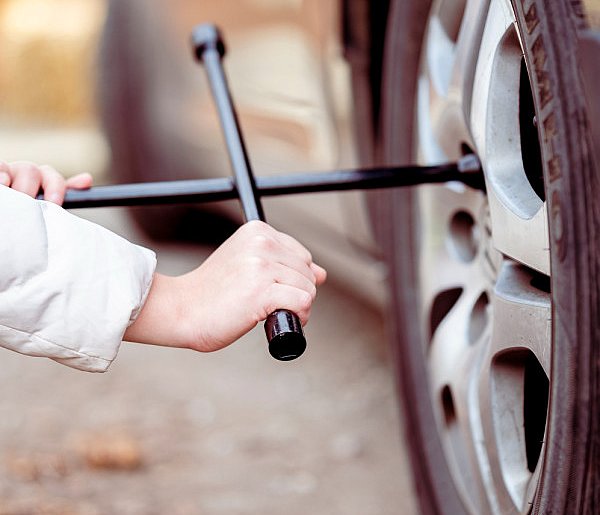 Z pozoru drobiazg, a może skończyć się tragedią. Urząd ostrzega kierowców-40149