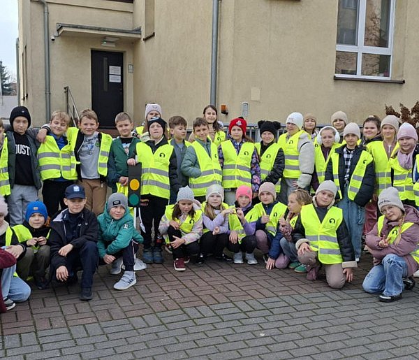 Szkoła w Kaczanowie świeci przykładem!-40151