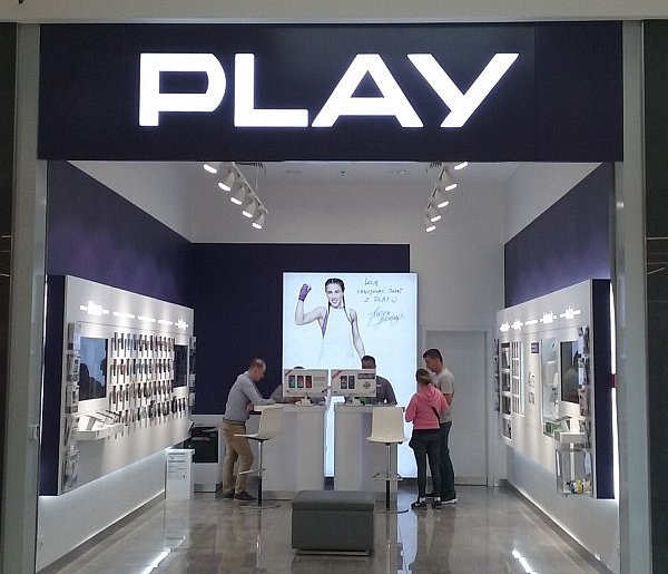 Potężna kara dla Play. Sieć ma zwrócić klientom pobrane środki-40910