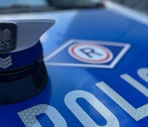 Trzylatek sam na ruchliwej ulicy w Gnieźnie-40926