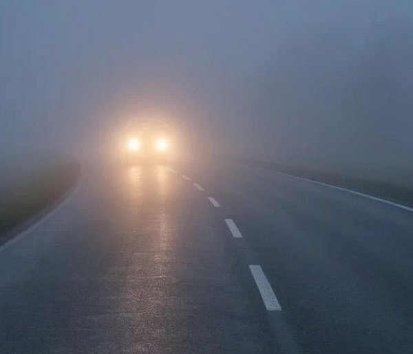 Gęsta mgła w naszym powiecie. IMGW ostrzega kierowców-40938