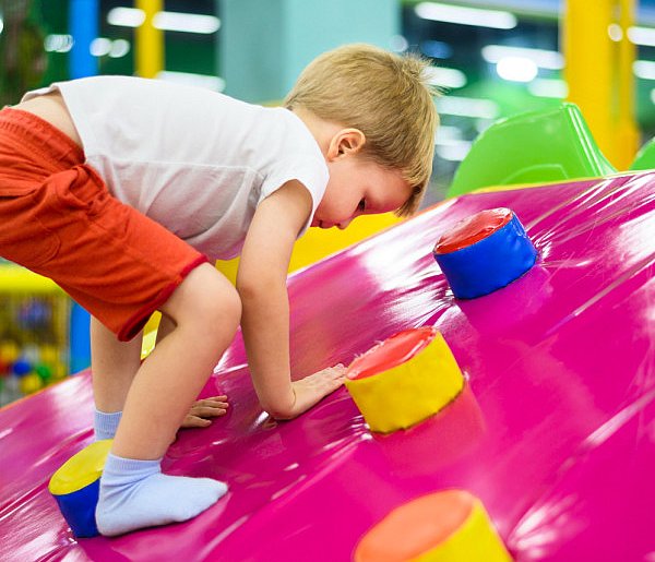 Zostawiasz dziecko w sali zabaw? Urząd wykrył poważne uchybienia-41590