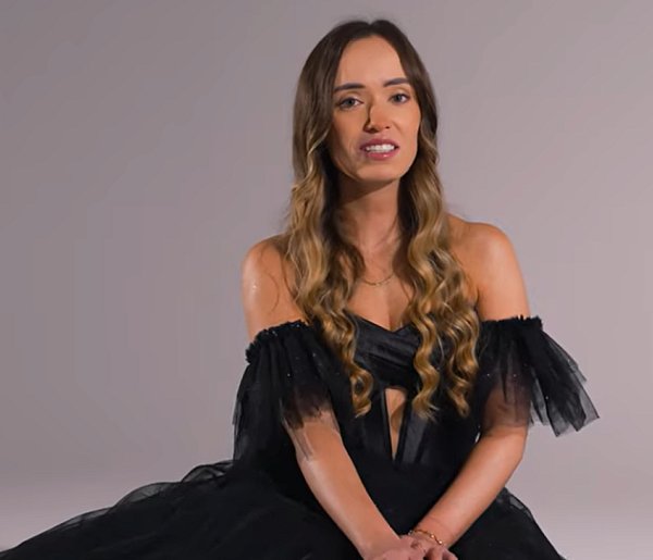 „Tak trudno pogodzić się” – osobisty utwór Karoliny Dziurdziewskiej