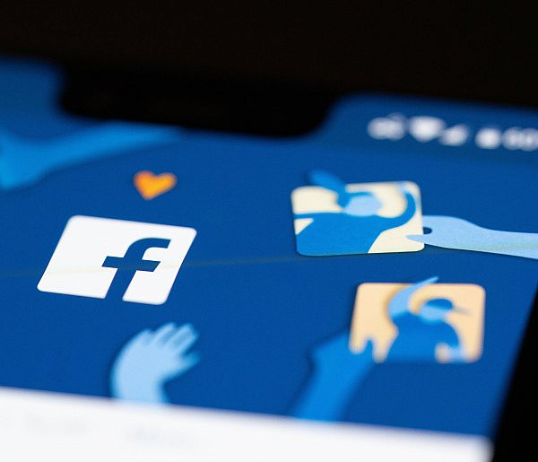 Właściciel Facebooka i Instagrama ma kłopoty. Sprawie przygląda się urząd