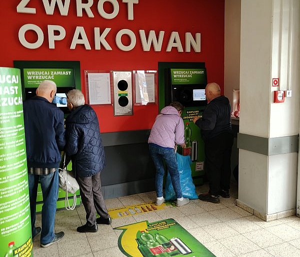Butelka wraca do obiegu. Jak działają automaty do recyklingu?