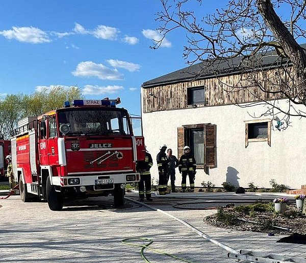 Pożar w pensjonacie w Gałęzewicach. Płonęła strefa relaksu