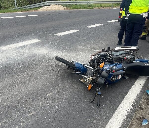 Motocyklista ranny po zderzeniu z samochodem