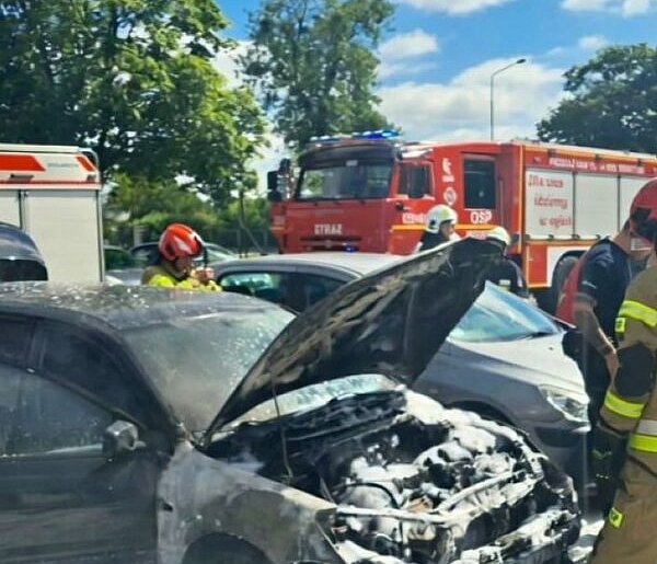 Niebezpieczna seria pożarów samochodów w powiecie