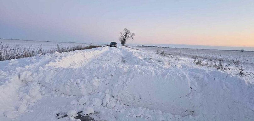 „Kreatywny” sposób zimowego utrzymania dróg