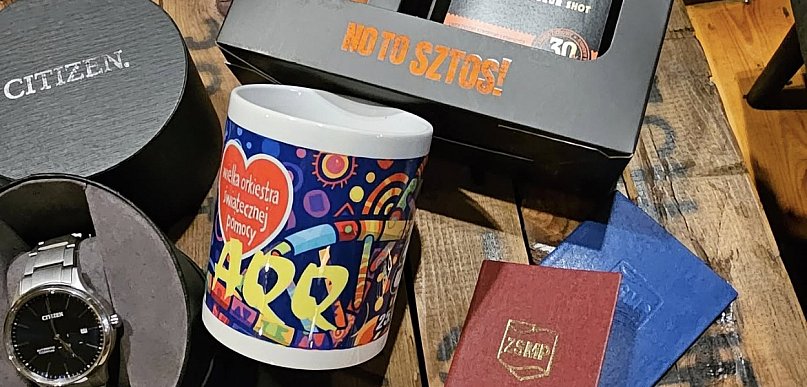 AQQ i WOŚP: 25 lat grania, licytacji i wspólnego pomagania