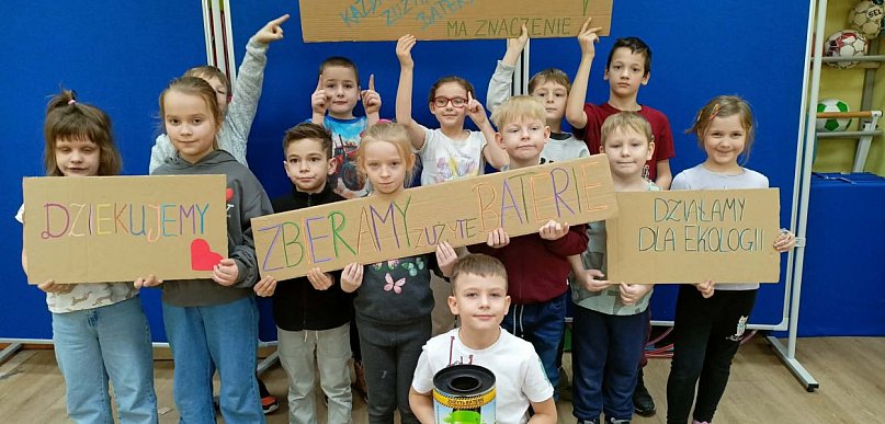 Dzieci ze Wszemborza zbierają zużyte baterie