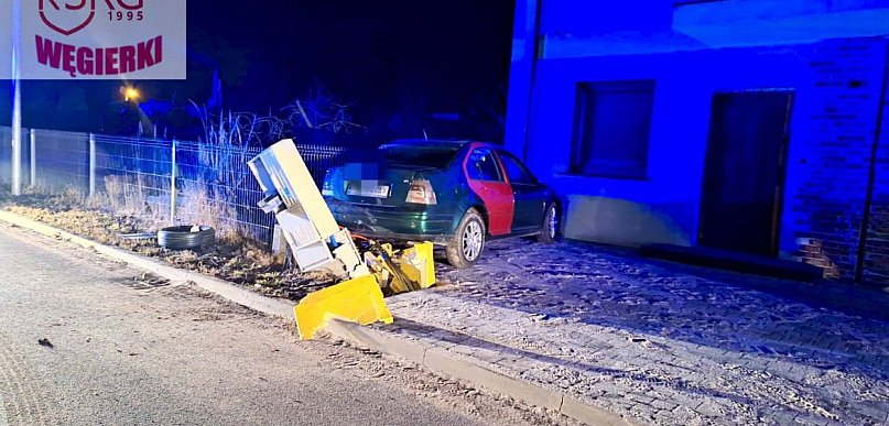 Stracił panowanie nad autem i uderzył w ścianę budynku [FOTO]