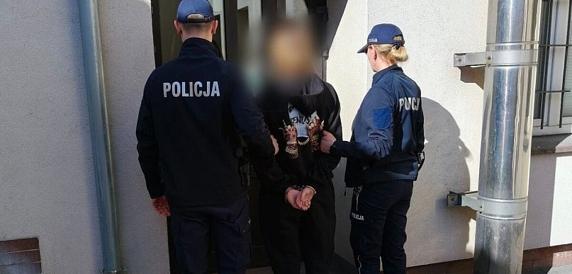 REGION: Nagi „challenge” w lesie. 23-latek walczył o przetrwanie