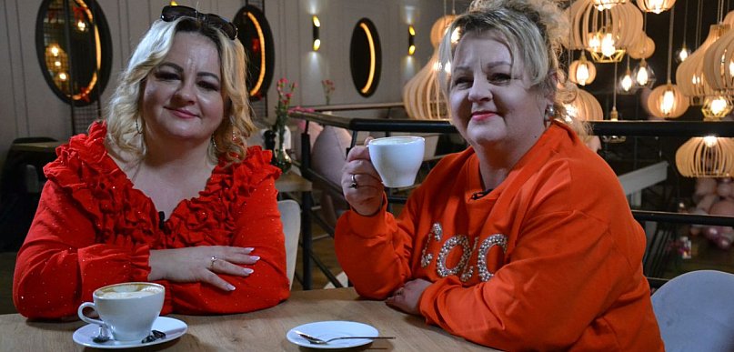 Telewizyjne bliźniaczki krążyły po wrzesińskich restauracjach