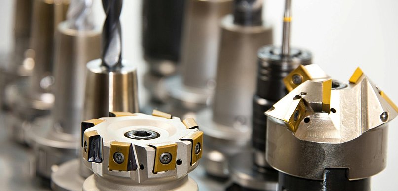 Hurtownia stali nierdzewnej – jak wybrać partnera, który zapewni jakość, terminowo