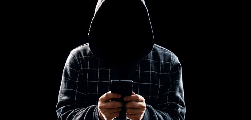 Policja ostrzega. Zmasowany atak oszustów na Wrześnię