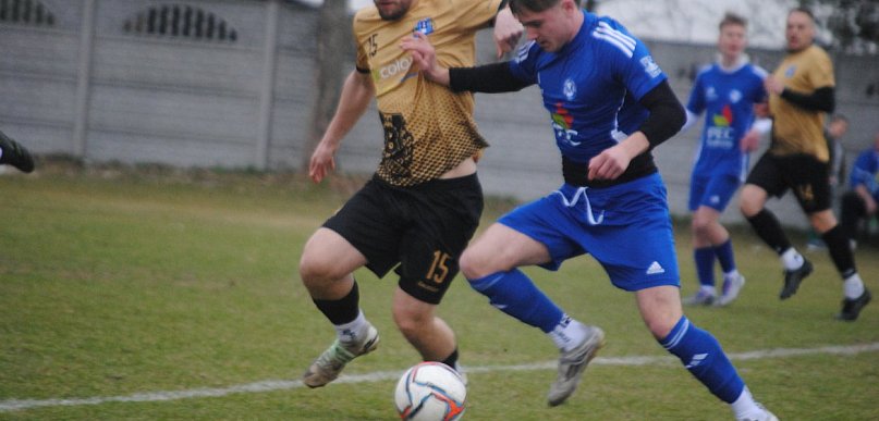 Inauguracyjna wpadka Błękitnych Psary Polskie