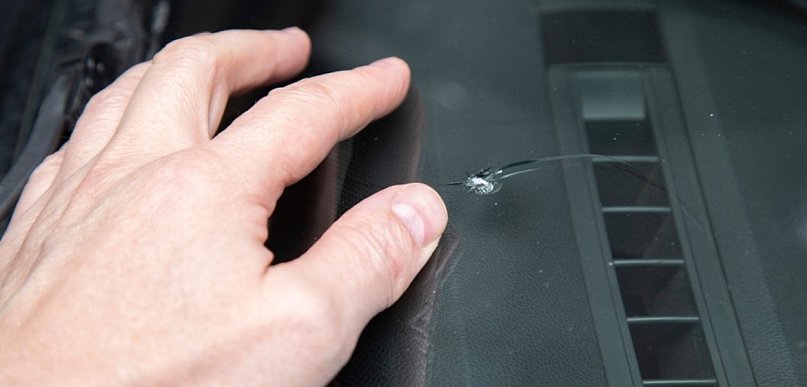 Uszkodzona szyba czołowa to nie wyrok