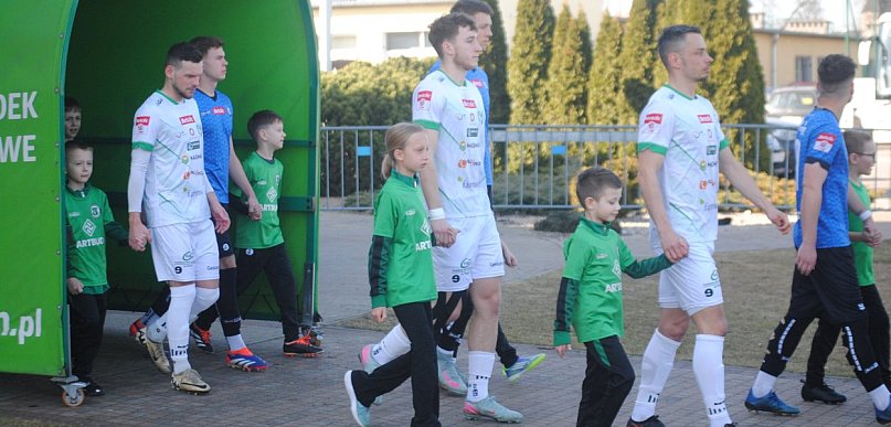 Victoria opuszcza strefę spadkową