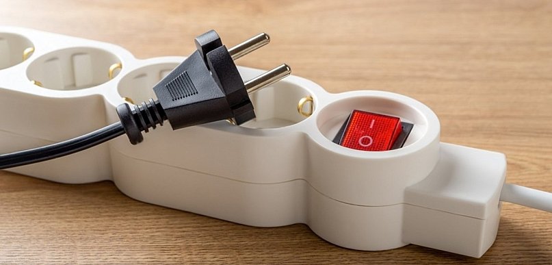 Kościół, stacja paliw i mnóstwo domów bez prądu