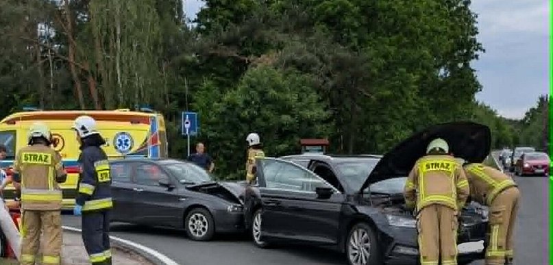 Stłuczka na skrzyżowaniu dróg w pobliżu Pyzdr
